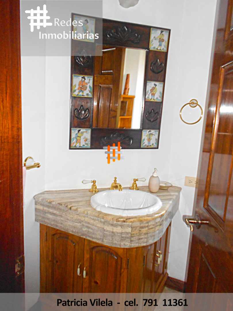 Casa en Achumani en La Paz 4 dormitorios 5 baños 2 parqueos Foto 8
