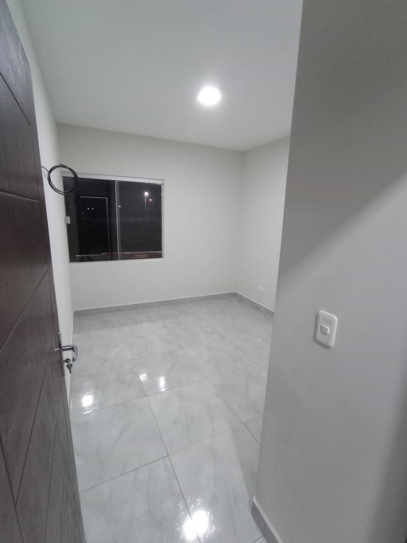 Casa en Entre 7mo y 8vo anillo Norte en Santa Cruz de la Sierra 3 dormitorios 2 baños 2 parqueos Foto 7