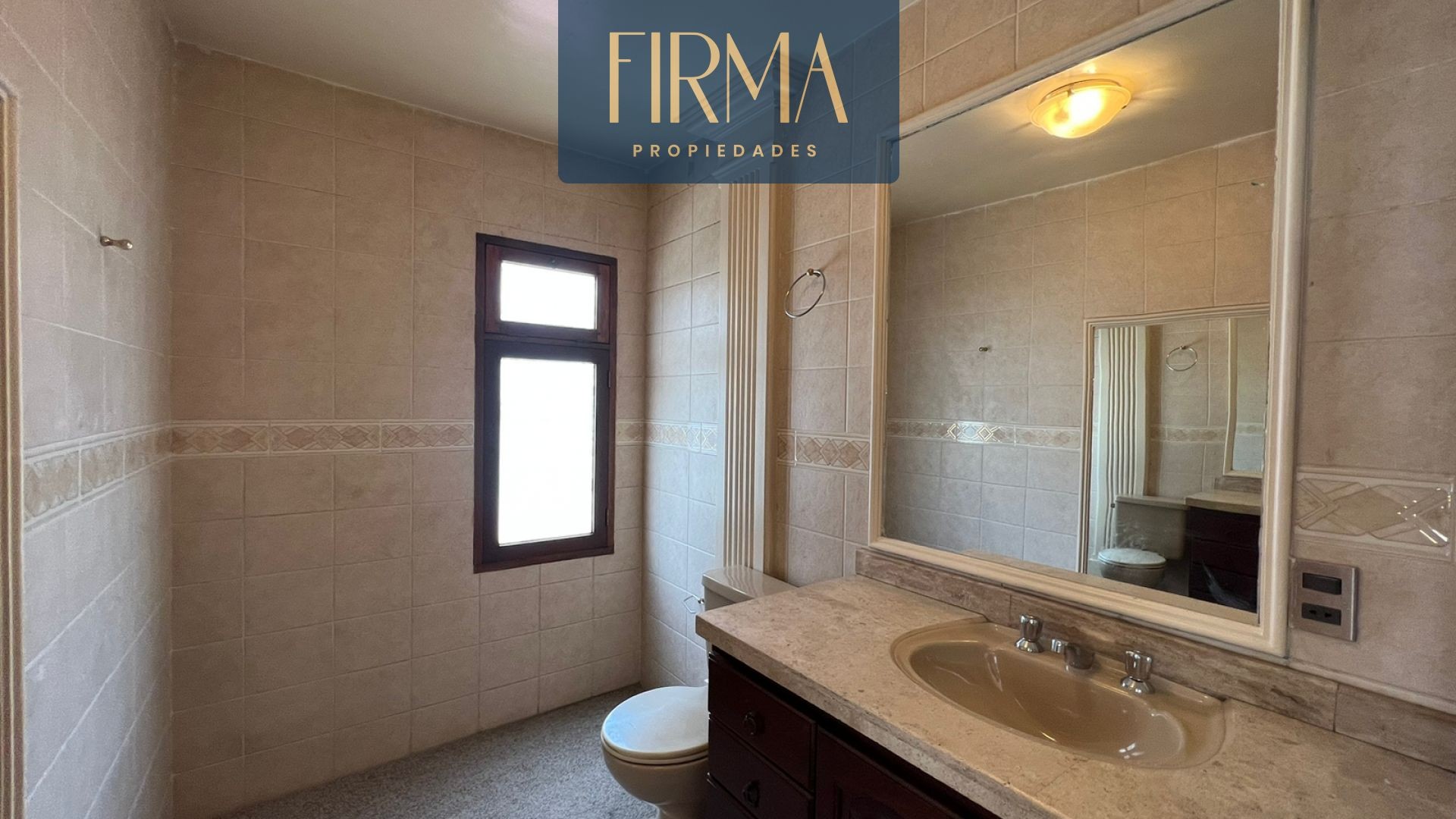 Casa en AlquilerIRPAVI CALLE 7 3 dormitorios 4 baños 1 parqueos Foto 2