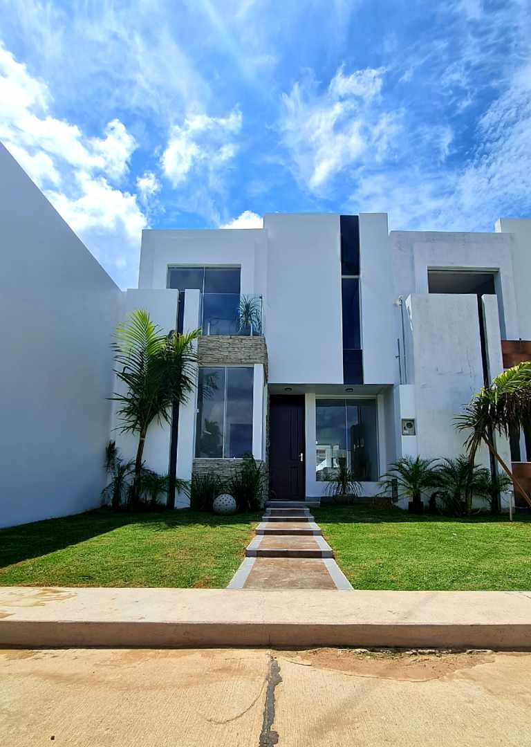 Casa en VentaPRE-VENTA ...Lindas!
CASAS EN ZONA NORTE
Km 8½ (entre 8vo y 9no anillo)
 Foto 1