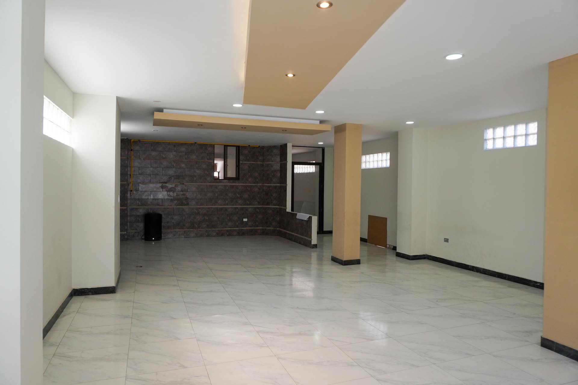 Local comercial en Sudoeste en Cochabamba  1 baños  Foto 7