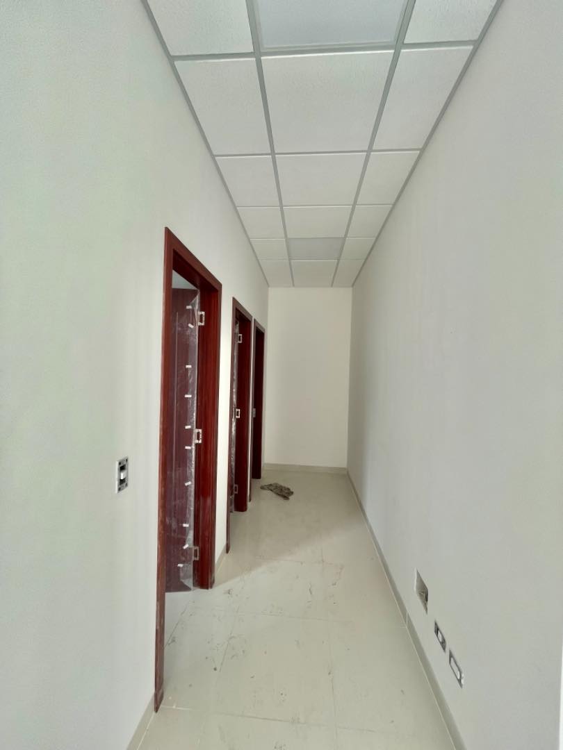 Local comercial Calle 17 de Calacoto Esquina Av. Julio Patiño #8083 Foto 5