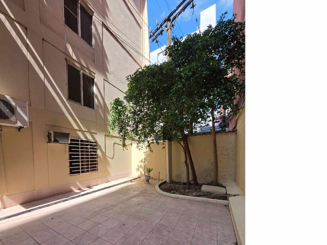 Departamento en Entre 1er y 2do anillo Oeste en Santa Cruz de la Sierra 3 dormitorios 2 baños 1 parqueos Foto 4