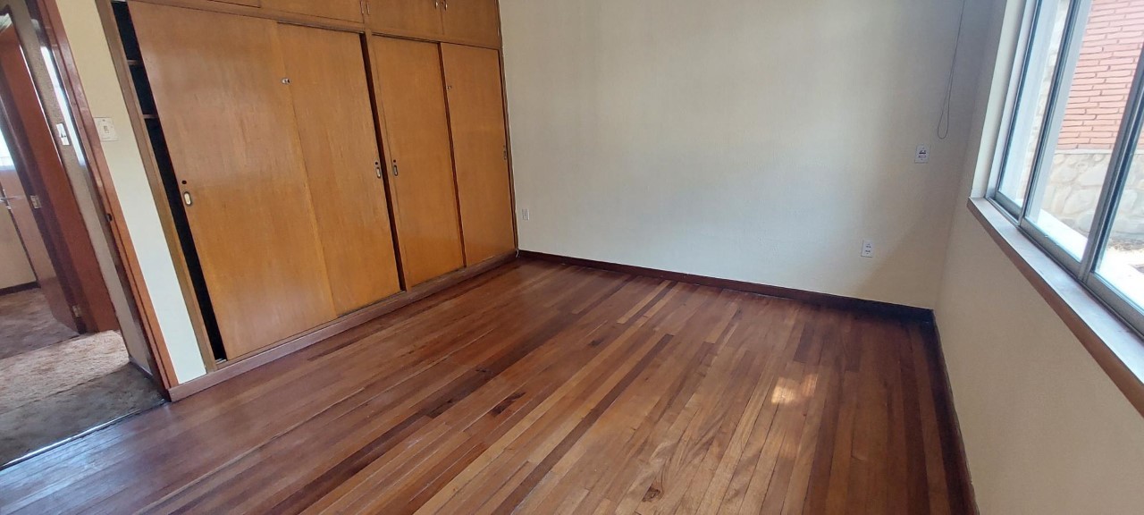 Casa en VentaIRPAVI BAJO EN VENTA CASA EN PLENA ESQUINA  Foto 10