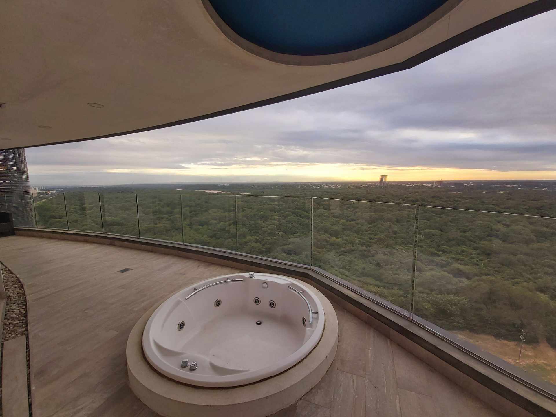 Departamento en VentaCONDOMINIO LA RIVIERA & BEAUTY PLAZA (EQUIPETROL) 3 dormitorios 3 baños 1 parqueos Foto 1