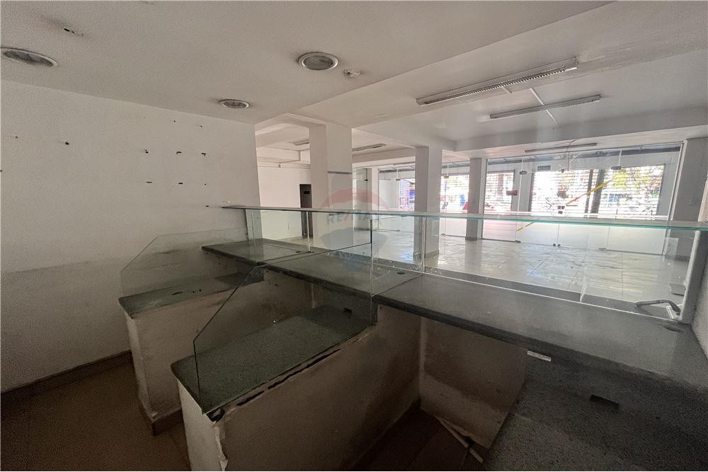 Local comercial en Noroeste en Cochabamba  2 baños  Foto 14