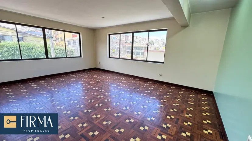 Casa en Achumani en La Paz 4 dormitorios 6 baños 3 parqueos Foto 13