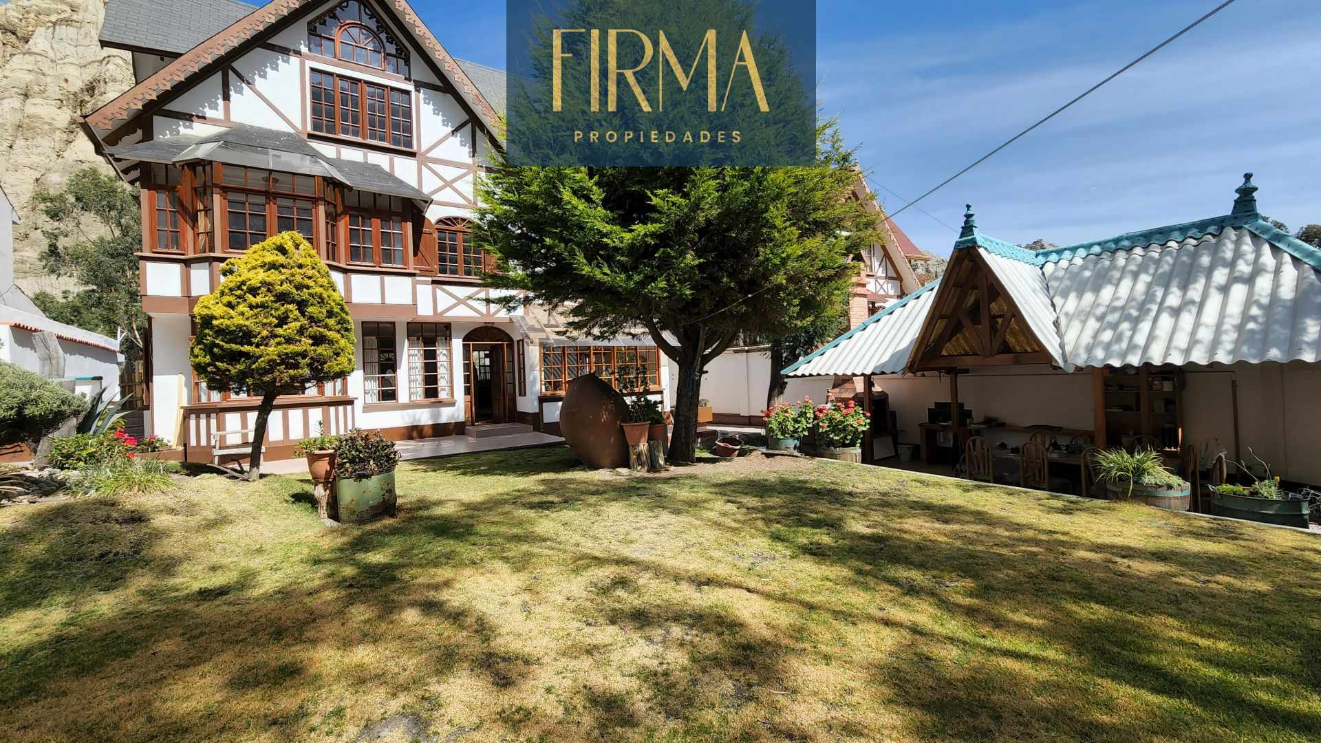 Casa en VentaCASA EN VENTA, ACHUMANI, COND, PRIVADO 5 dormitorios 5 baños 2 parqueos Foto 1