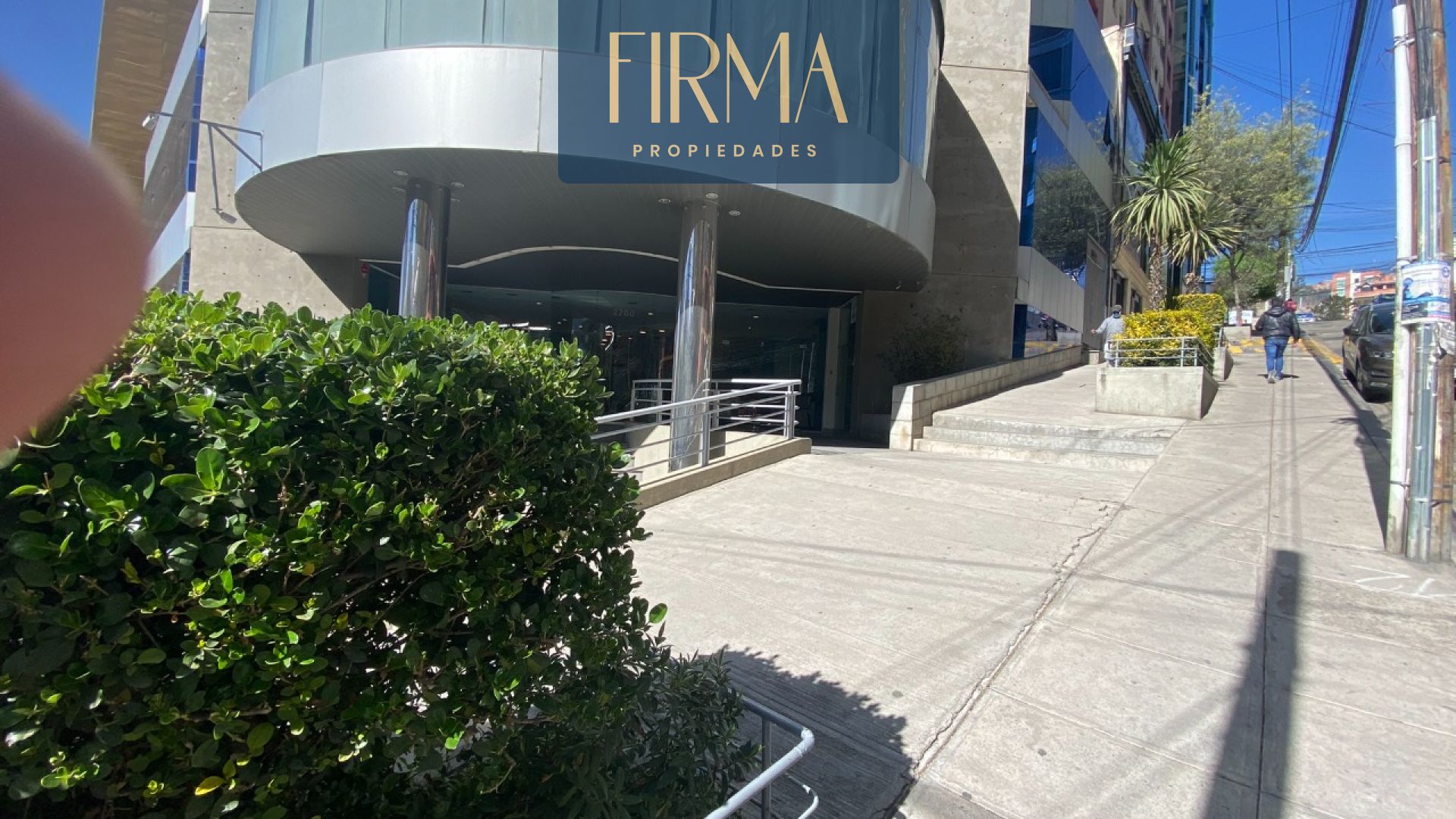 Oficina ALQUILA ESTA OFICINA EN AV. 6 DE AGOSTO  Foto 3