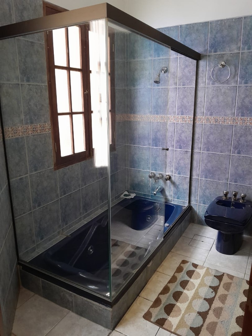 Casa en Achumani en La Paz 3 dormitorios 4 baños 5 parqueos Foto 12