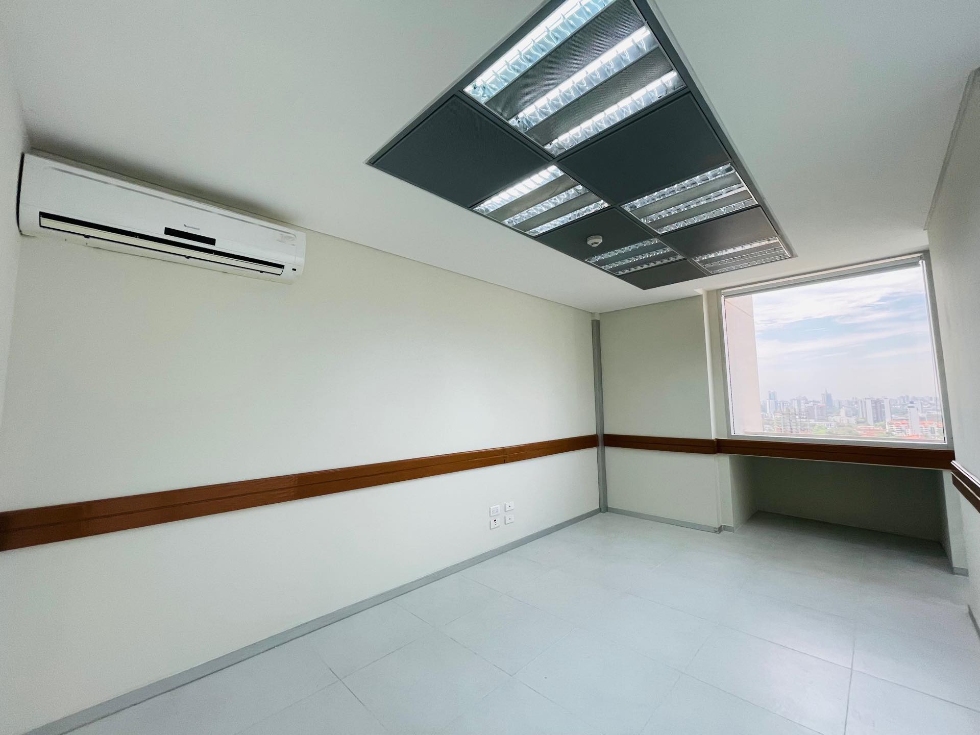 Oficina en AlquilerEdificio Torre Duo, Equipetrol 4to anillo  Foto 9