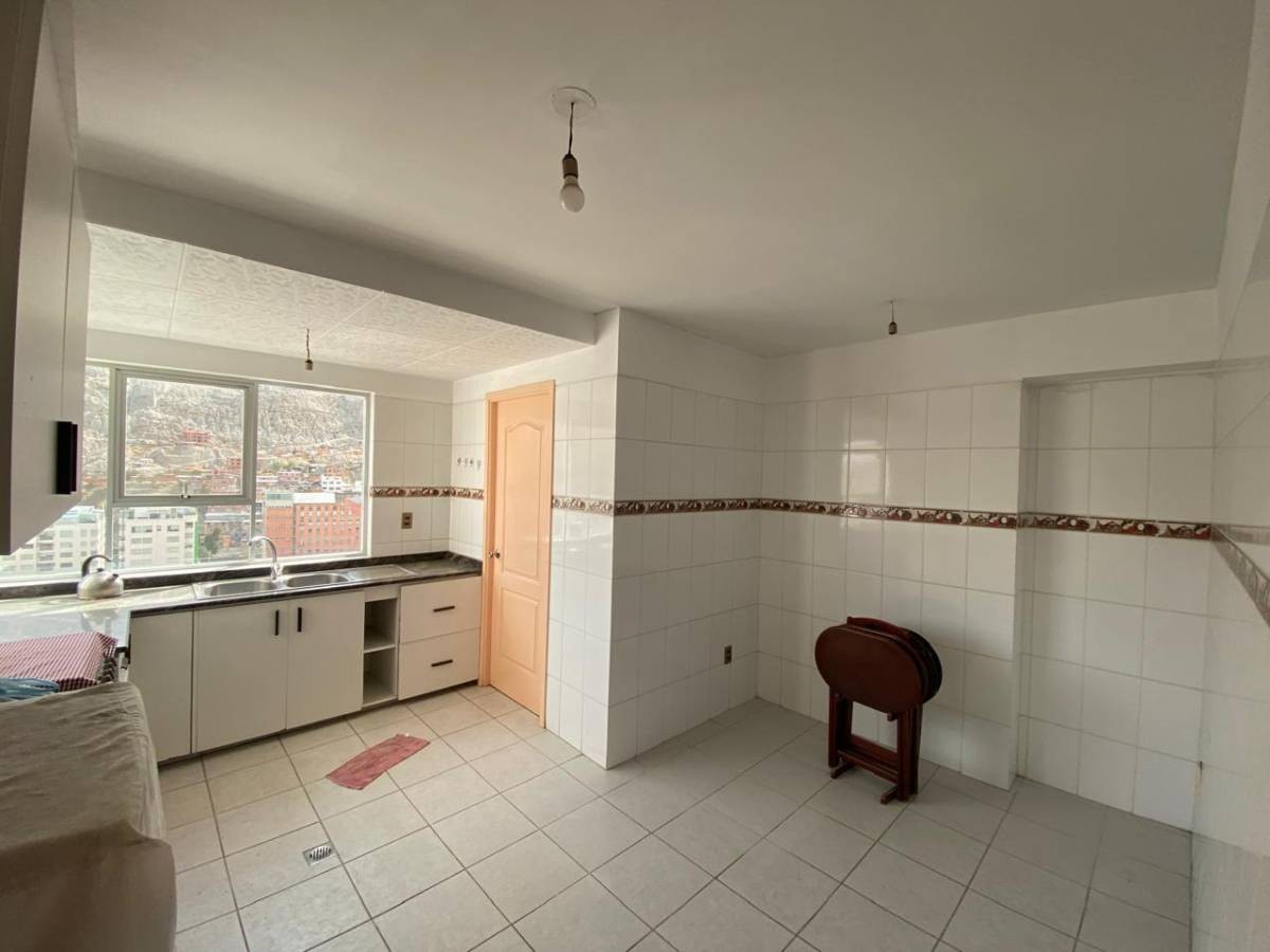 Departamento en Obrajes en La Paz 3 dormitorios 3 baños  Foto 6