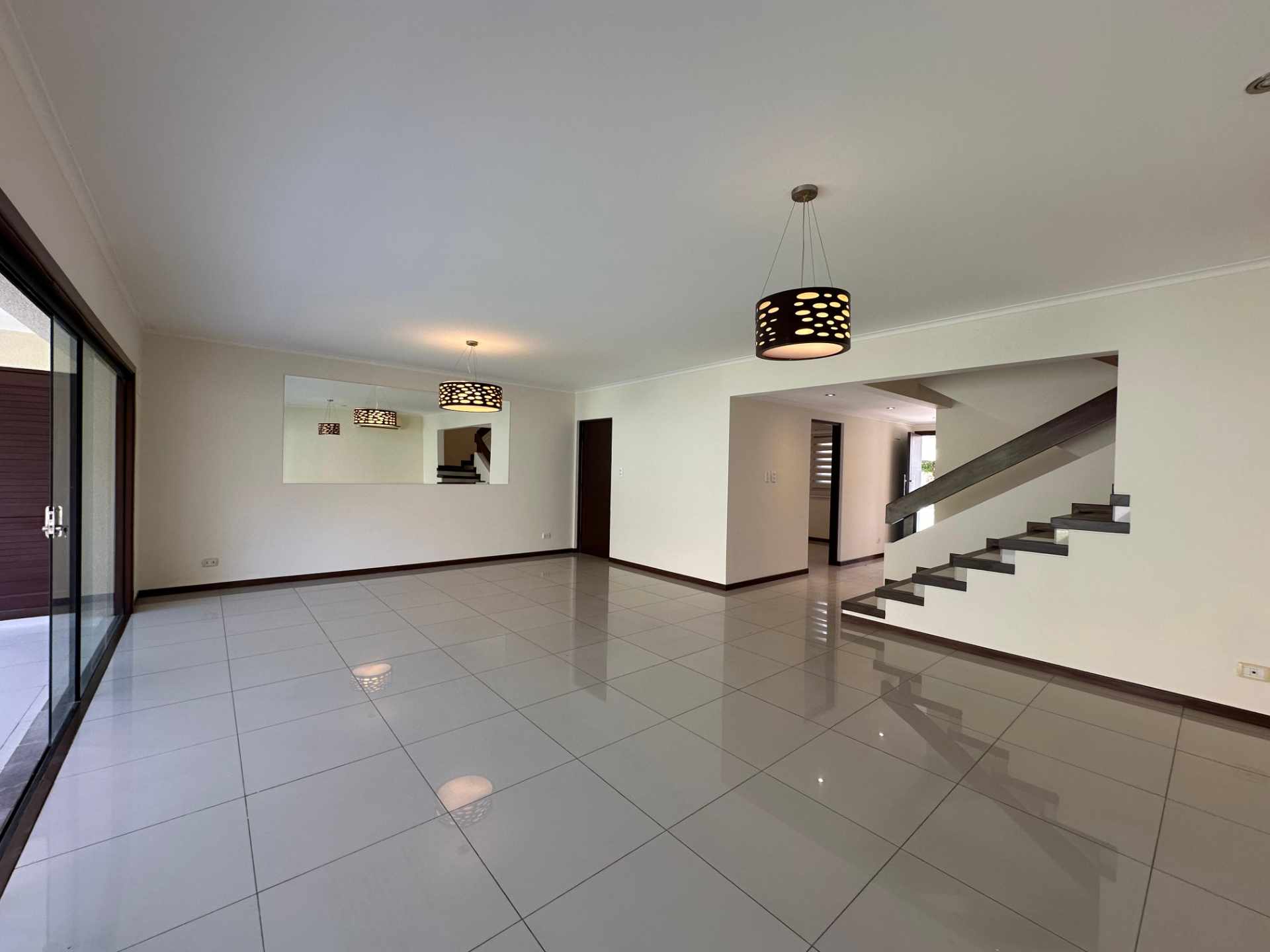 Casa en VentaURB. LA HACIENDA III CASA EN VENTA  3 dormitorios 3 baños 4 parqueos Foto 9