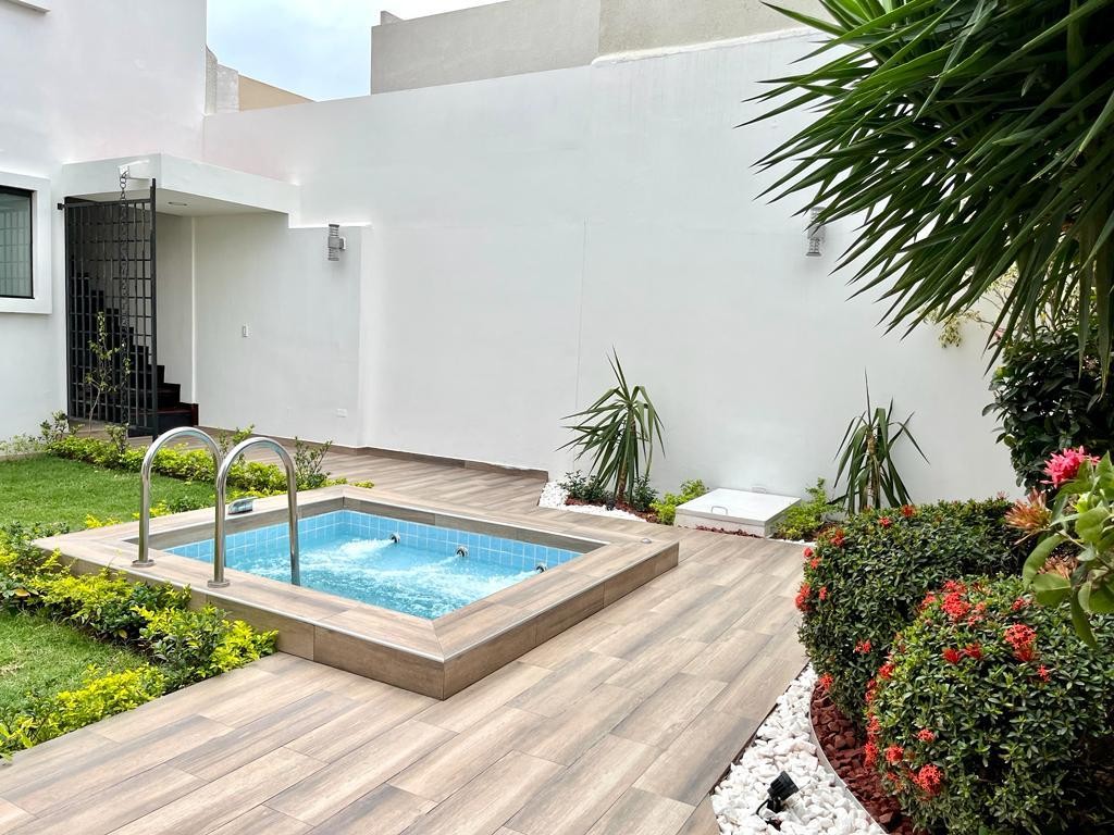 Casa en Entre 5to y 6to anillo Norte en Santa Cruz de la Sierra 4 dormitorios 4 baños 2 parqueos Foto 10