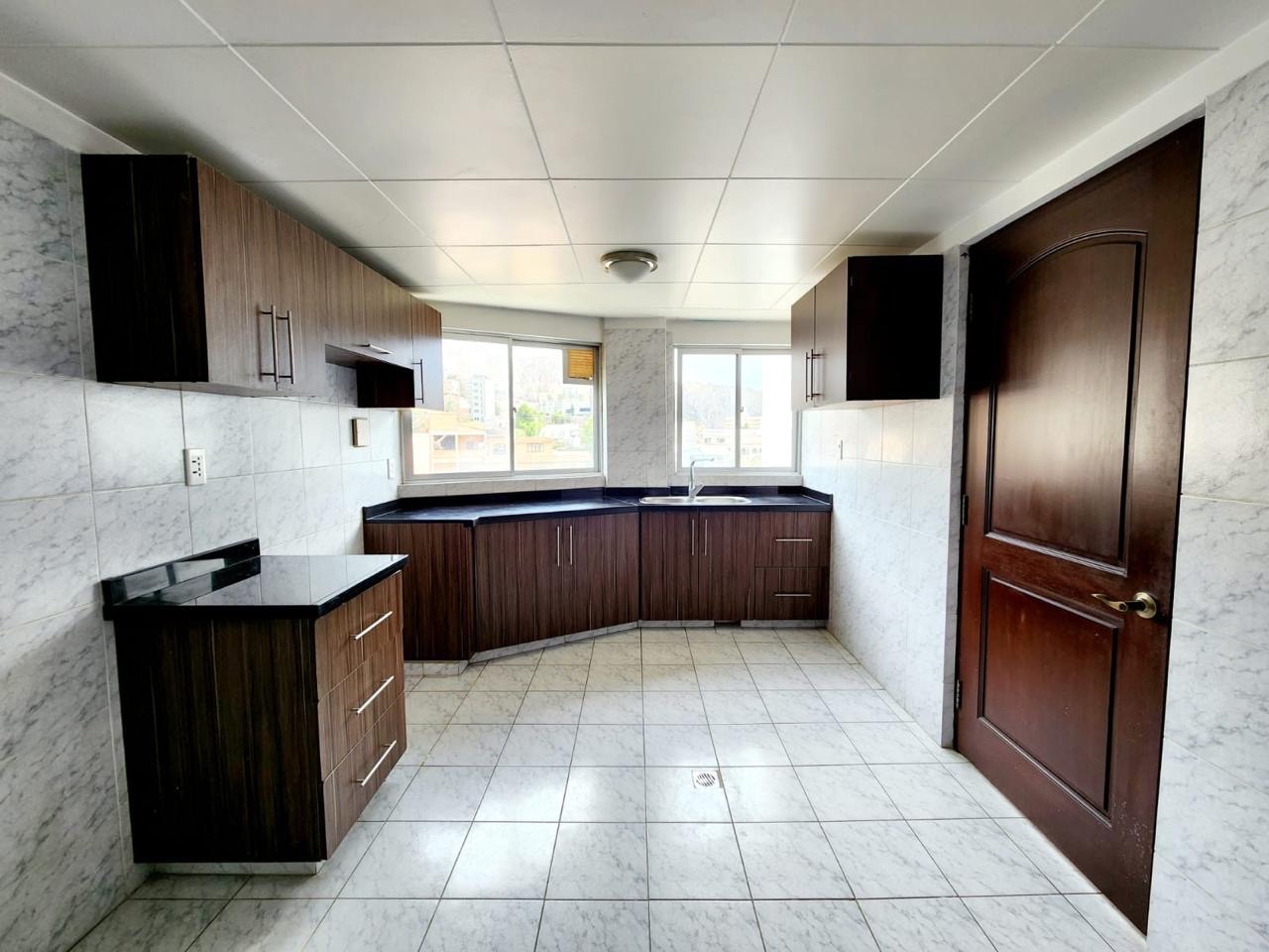 Departamento en AlquilerAchumani  3 dormitorios 5 baños 1 parqueos Foto 9
