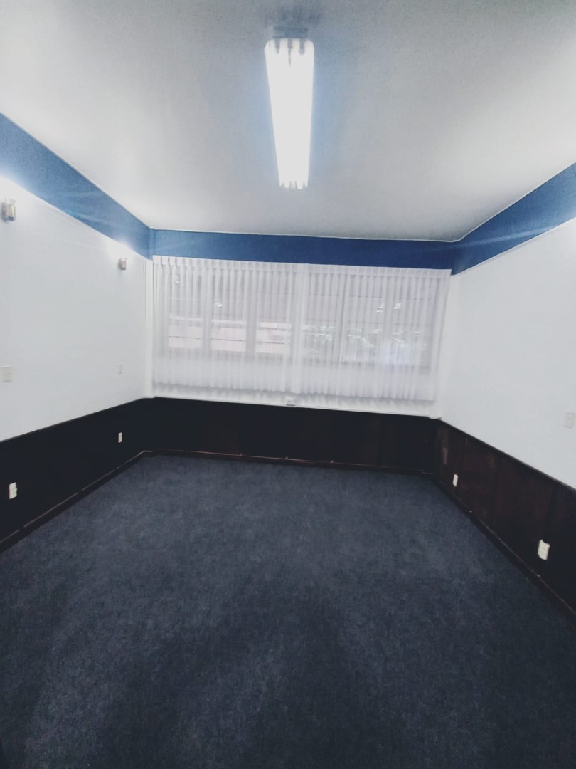 Oficina Av. Arce Foto 8