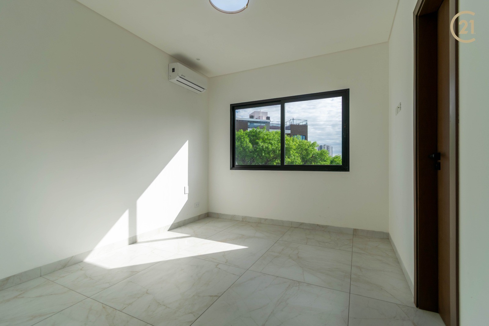 Departamento en Equipetrol en Santa Cruz de la Sierra 2 dormitorios 3 baños 1 parqueos Foto 12