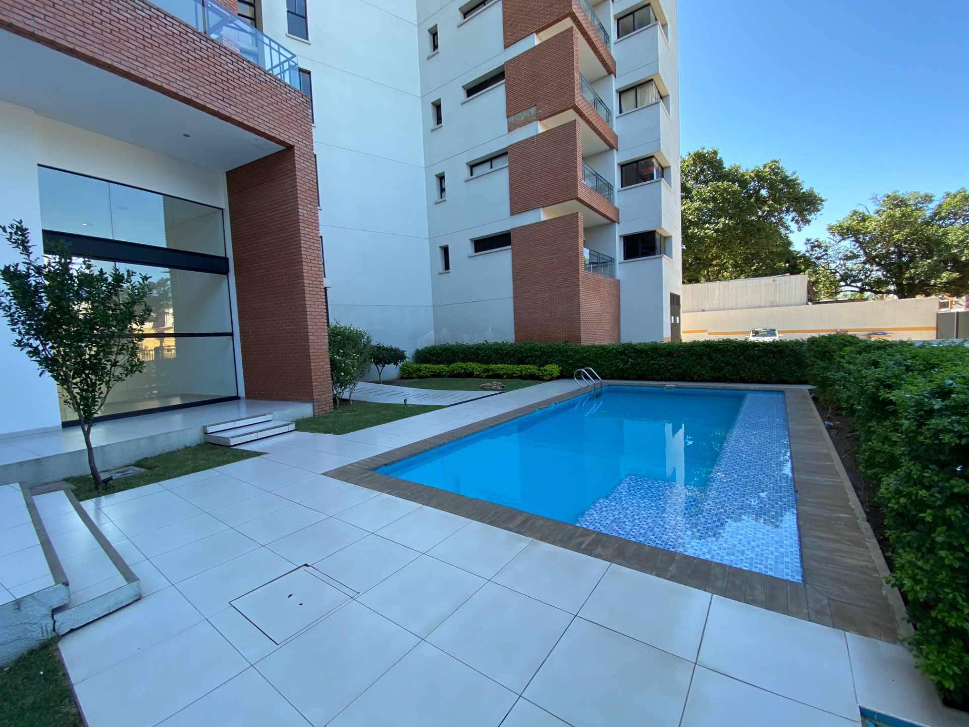 Departamento en Entre 1er y 2do anillo Sur en Santa Cruz de la Sierra 3 dormitorios 2 baños 1 parqueos Foto 12