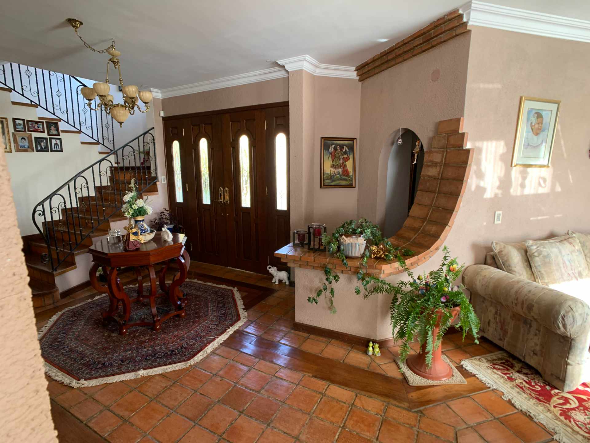 Casa en Venta Lujosa residencia estilo mediterráneo clásico con acabados de primera. Foto 31