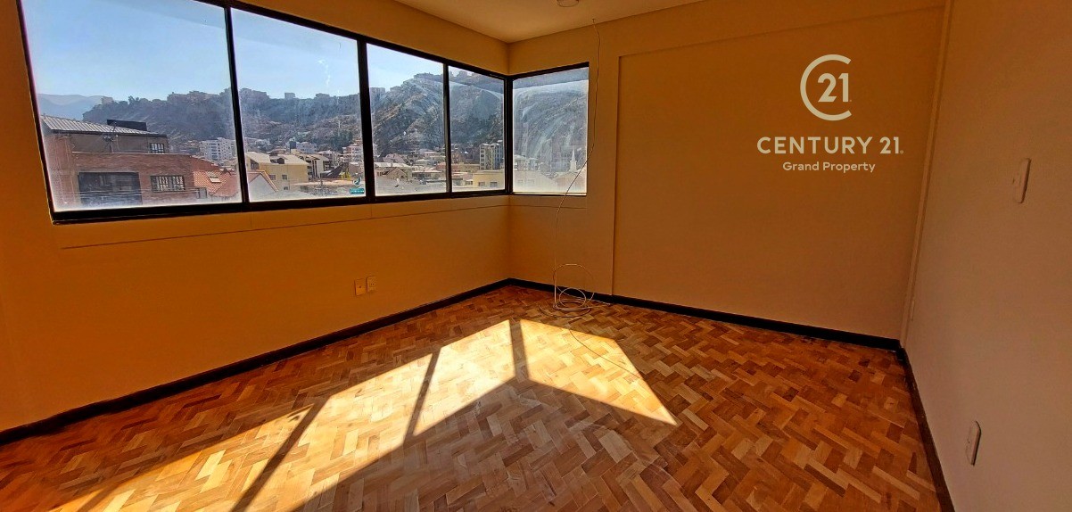 Departamento en Irpavi en La Paz 3 dormitorios 3 baños 1 parqueos Foto 8