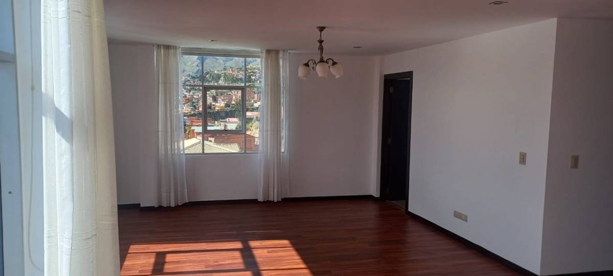Departamento en El Pedregal en La Paz 3 dormitorios 3 baños 1 parqueos Foto 12