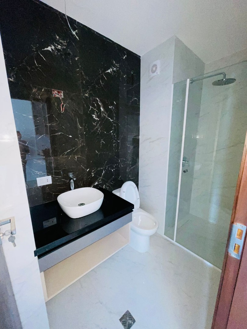 Oficina Av. Banzer entre 2dony 3er anillo Foto 14