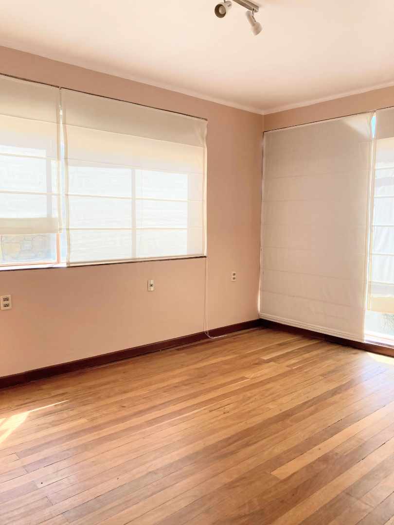 Casa en Calacoto en La Paz 4 dormitorios 3 baños 4 parqueos Foto 13