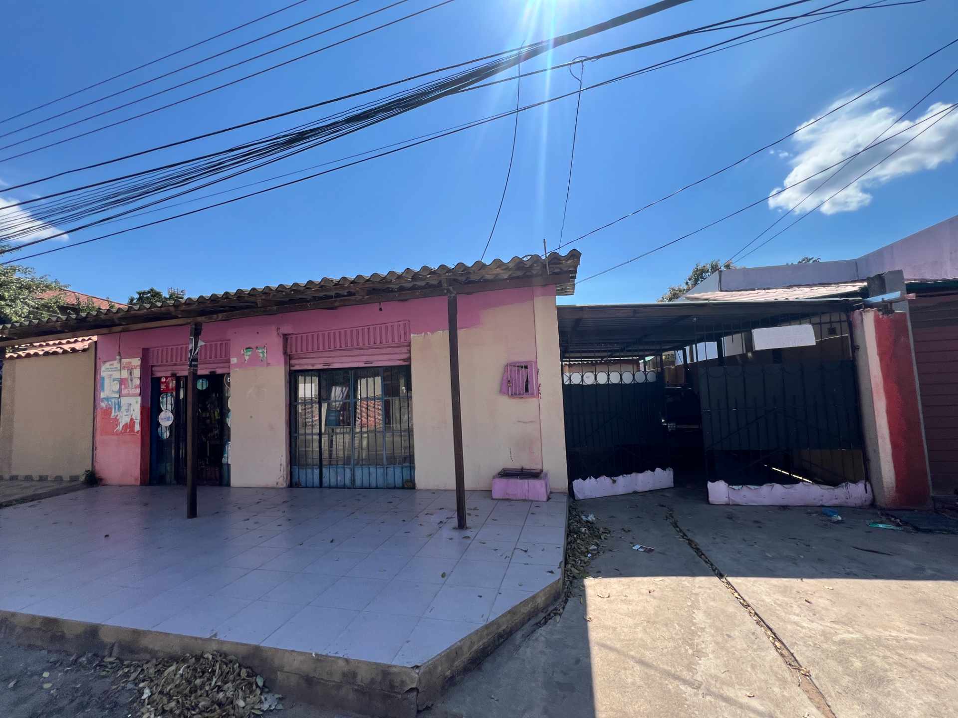 Casa en Pampa de la isla en Santa Cruz de la Sierra 12 dormitorios 3 baños 2 parqueos Foto 1