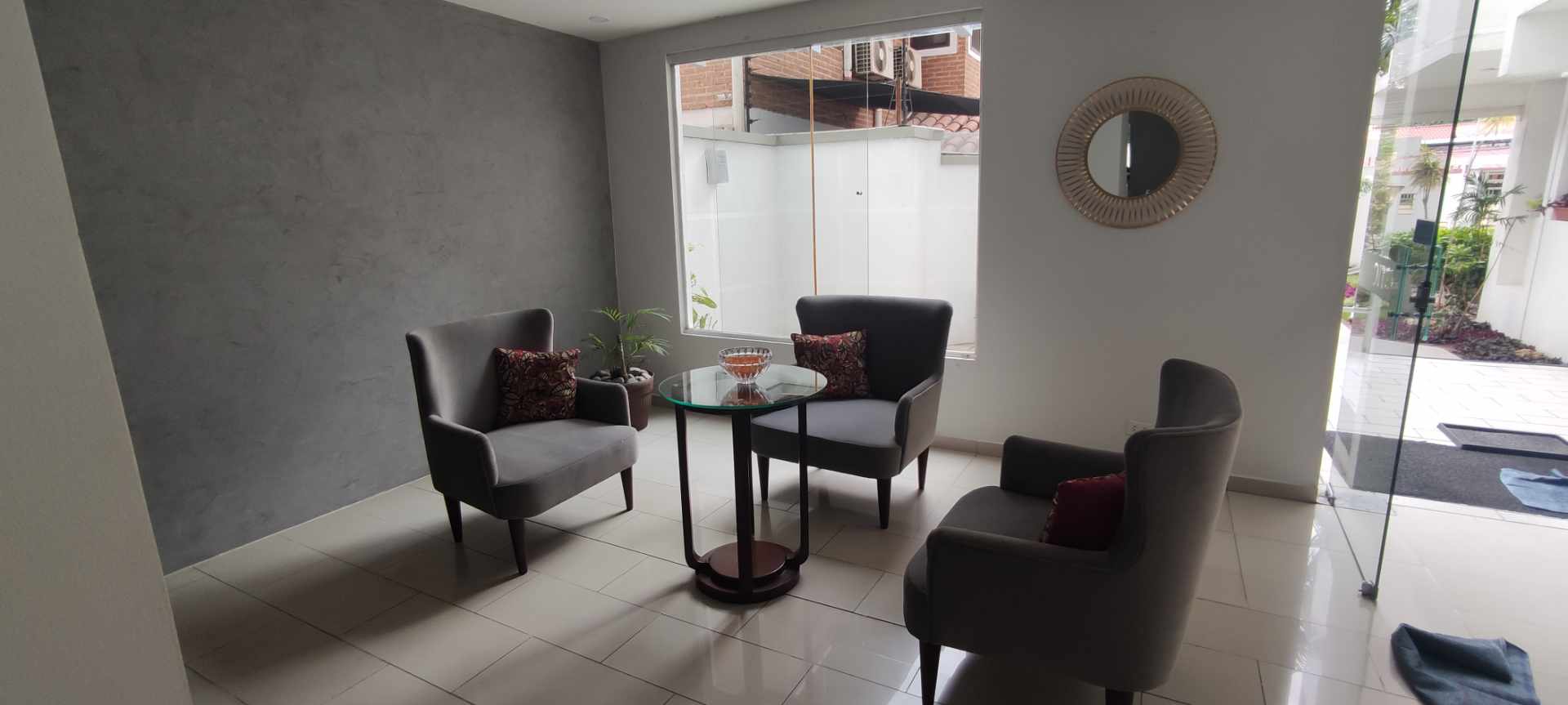 Departamento en AlquilerCalle Cochabamba esquina Av Irala Foto 13