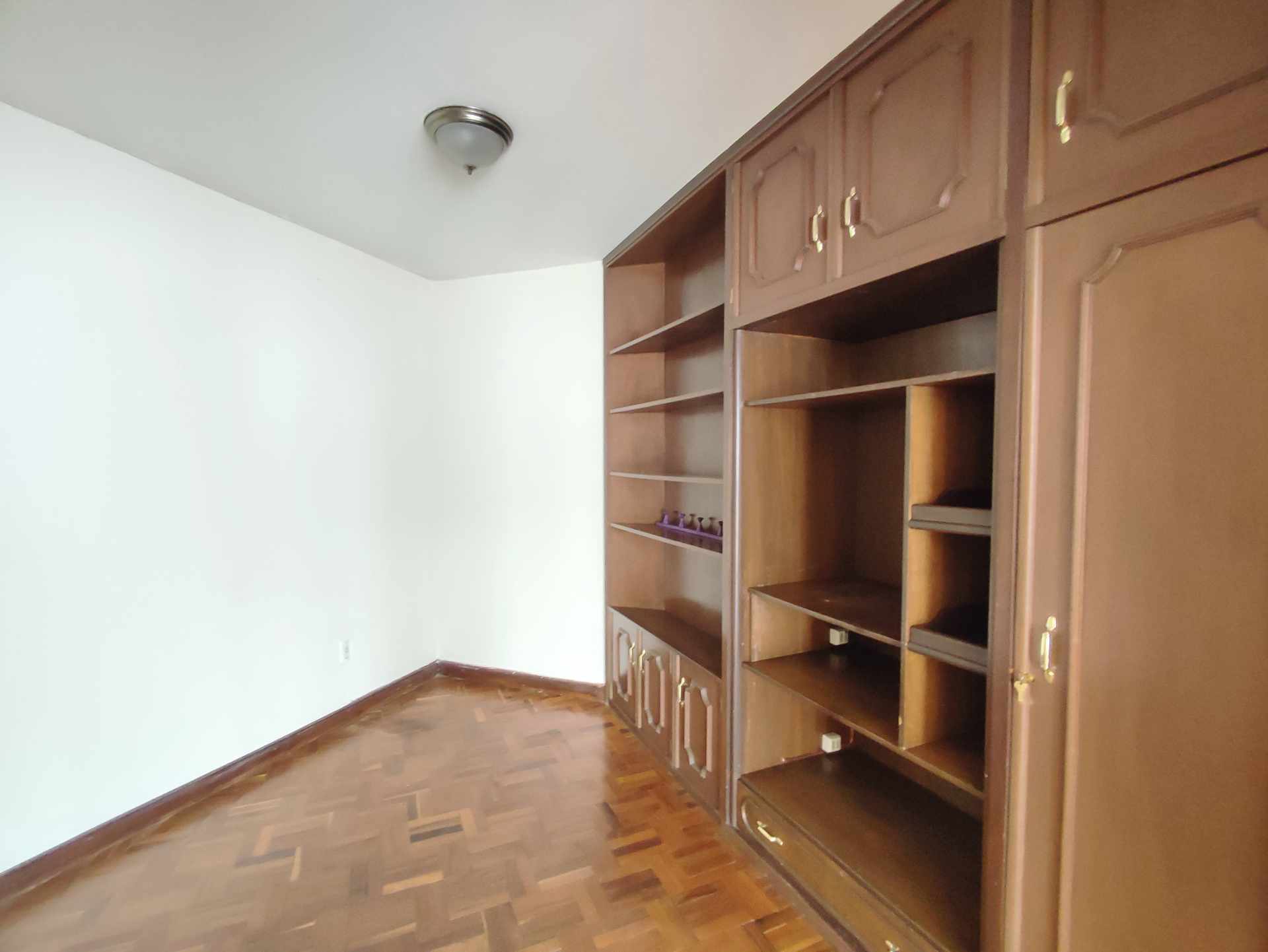 Departamento en AlquilerCALLE 26 - LOS PINOS 4 dormitorios 3 baños 1 parqueos Foto 5