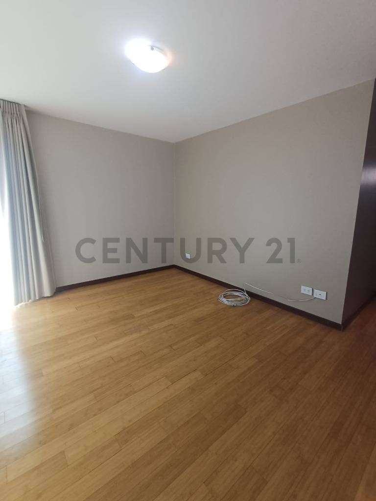 En Alquiler a Bs 4,700 Foto 8