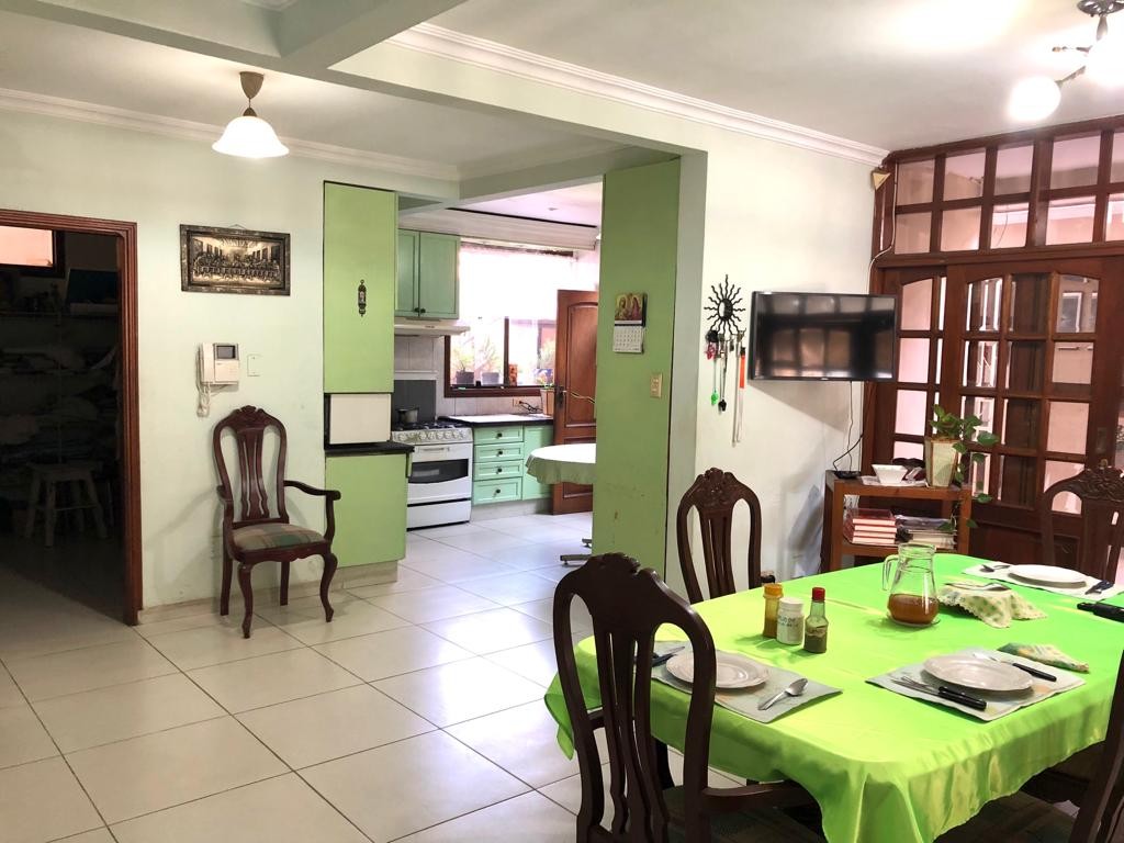 Casa Ubicación Privilegiada, De Ocasión En Venta Hermosa Casa  con Terreno de 1.105 m2 Ideal para Desarrollo Inmobiliario-Comercial o Vivienda - 3er Anillo y Radial 26 Foto 8