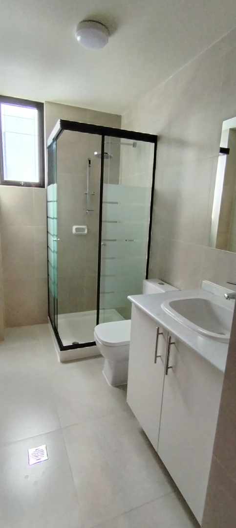 Departamento en Calacoto en La Paz 2 dormitorios 2 baños 1 parqueos Foto 3