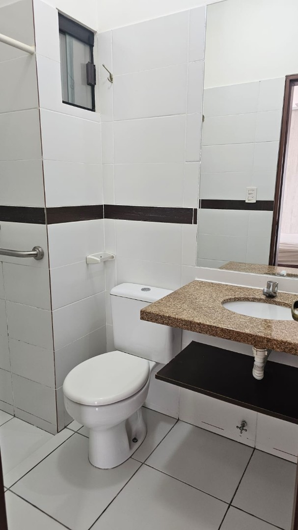 Casa En el Urubo hermosa casa de 1 planta de 2 dorm + escritorio Foto 15