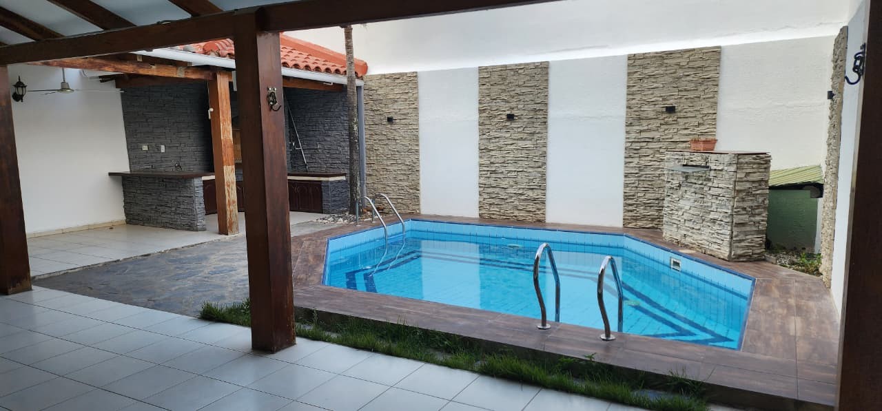 En Alquiler a $us 1,700 Foto 1