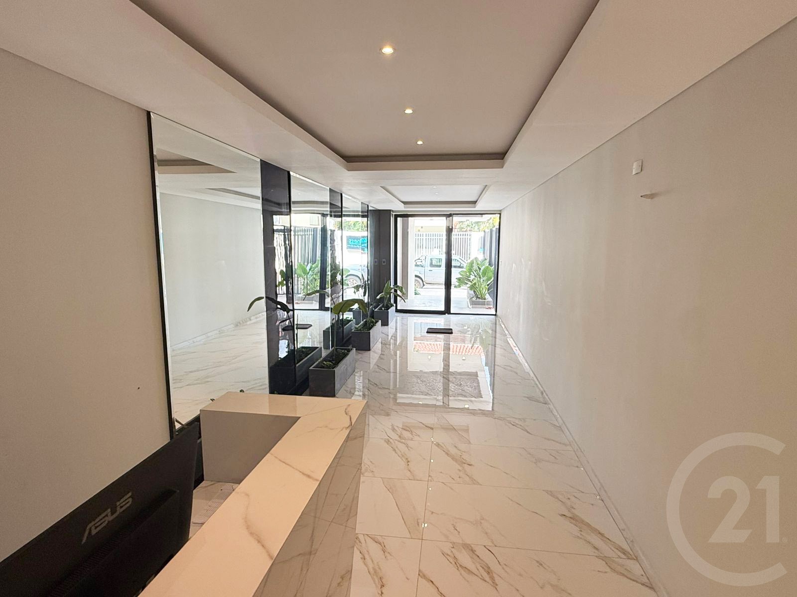 Departamento en VentaAvenida Beni, entre 4to y 5to anillo 1 dormitorios 1 baños  Foto 7