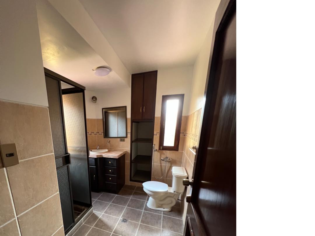 Casa en Achumani en La Paz 5 dormitorios 5 baños 2 parqueos Foto 21