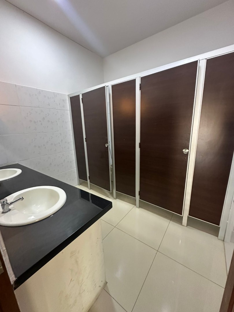Galpón en AlquilerSALÓN MULTIFUNCIONAL EN ALQUILER
Zona Norte – Av. Banzer, 5to Anillo Foto 5