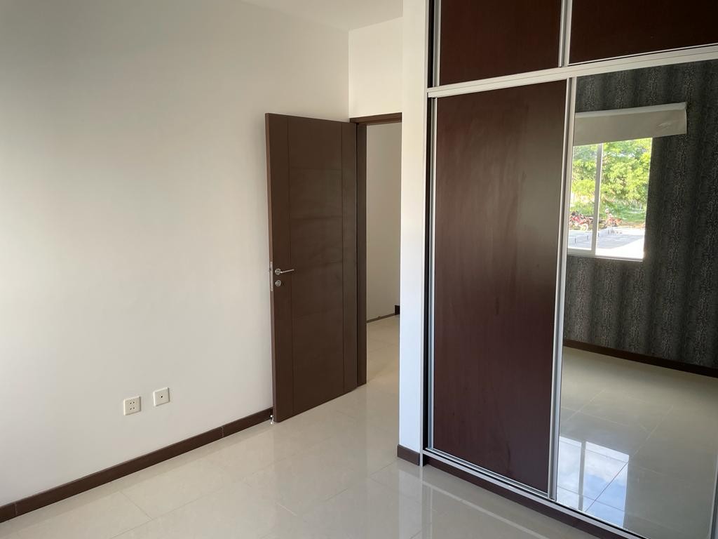 Casa en VentaZona Norte, en Condominio Brisas del Norte 3 dormitorios 4 baños 2 parqueos Foto 9