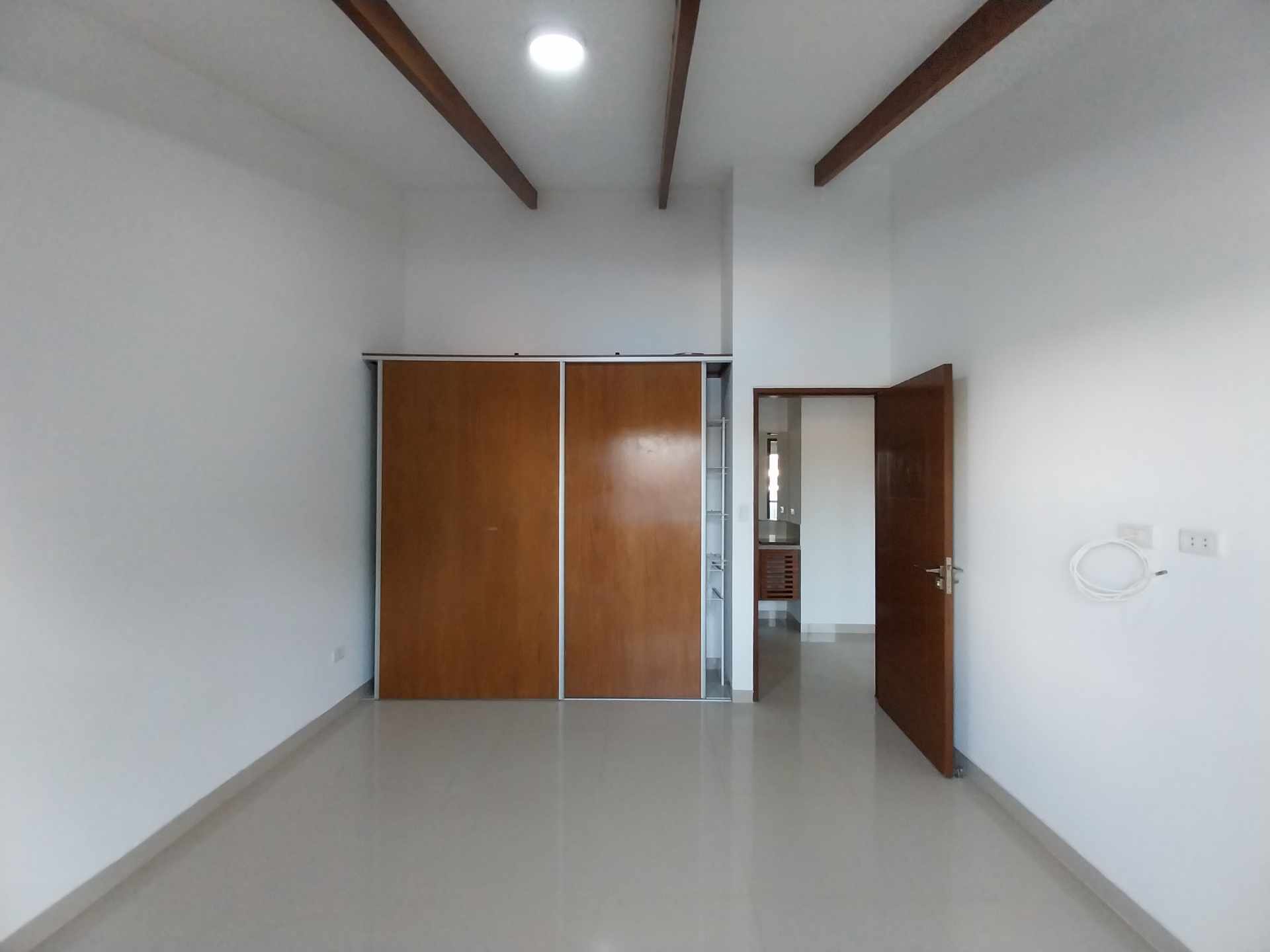 Casa en AlquilerAV. BANZER (6º y 7º Anillo)📍 Ubicación: Detrás del Hipermaxi Foto 10