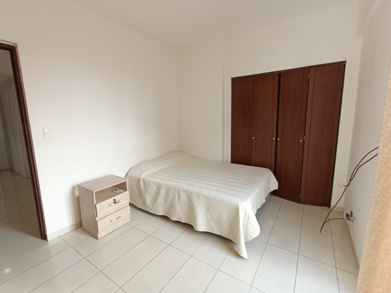 Departamento en AlquilerCalle Cochabamba esquina Av Irala Foto 2