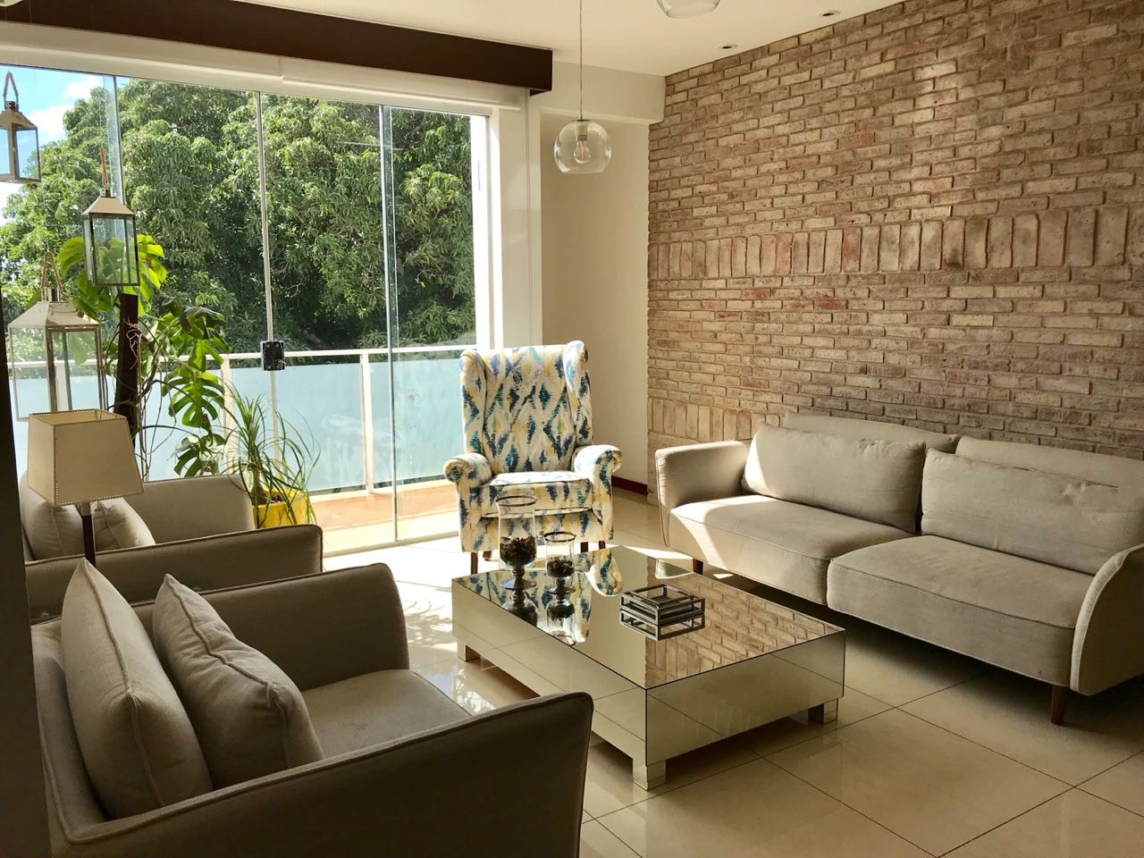 ELEGANTE DEPARTAMENTO EN VENTA AV. BENI ENTRE 2DO Y 3ER ANILLO