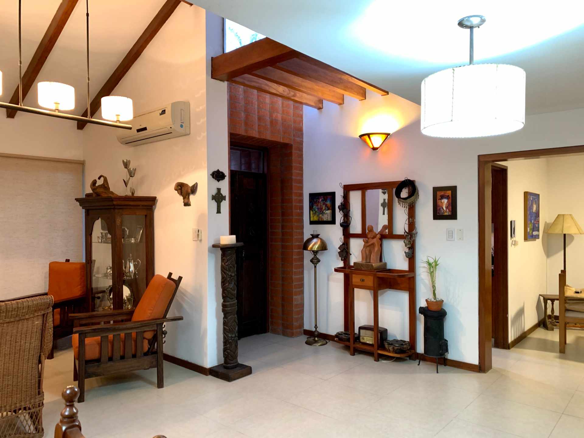 Casa en Las Palmas en Santa Cruz de la Sierra 3 dormitorios 4 baños 2 parqueos Foto 6