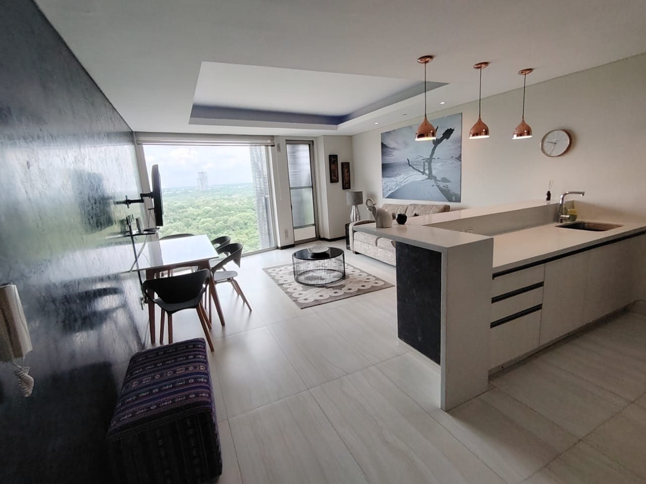 Departamento en AlquilerEquipetrol Departamento de 2 Dormitorios Amoblado en 7500Bs 2 dormitorios 2 baños 1 parqueos Foto 9