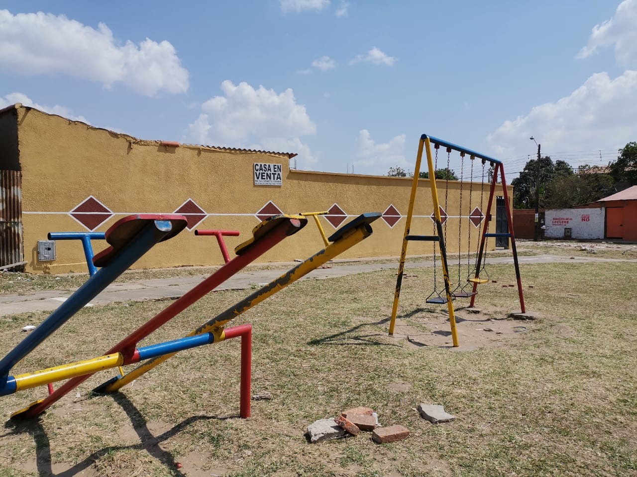 Casa en VentaAVENIDA LA CAMPANA  UNA CUADRA ANTES DEL 8VO ANILLO Y DOS CUADRAS DEL MERCADO LA CAMPANA Foto 4