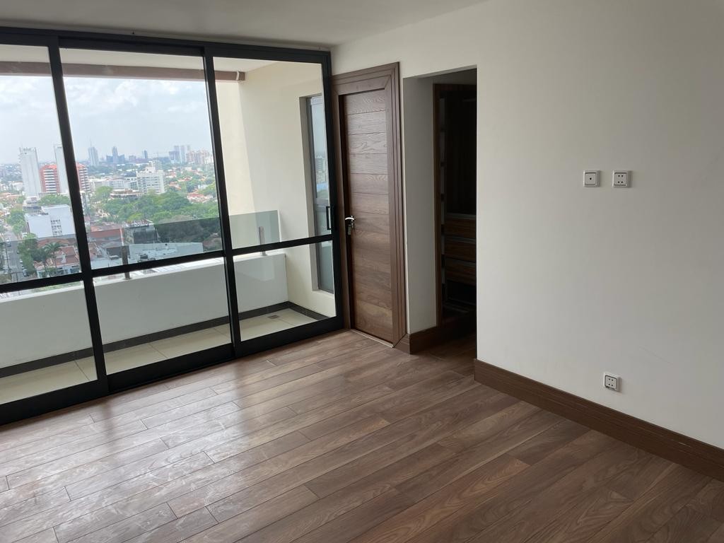 En Alquiler a $us 1,000 Foto 8