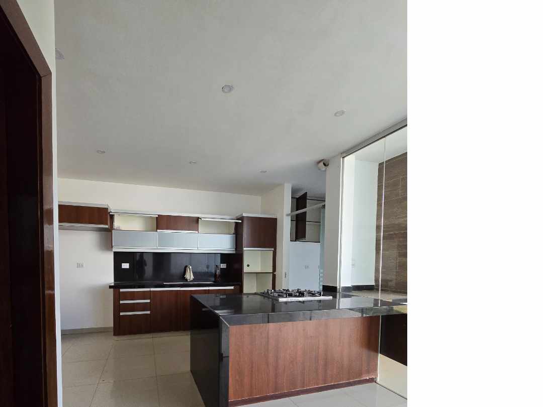 Casa en Entre 8vo y 9no anillo Norte en Santa Cruz de la Sierra 3 dormitorios 4 baños 3 parqueos Foto 21
