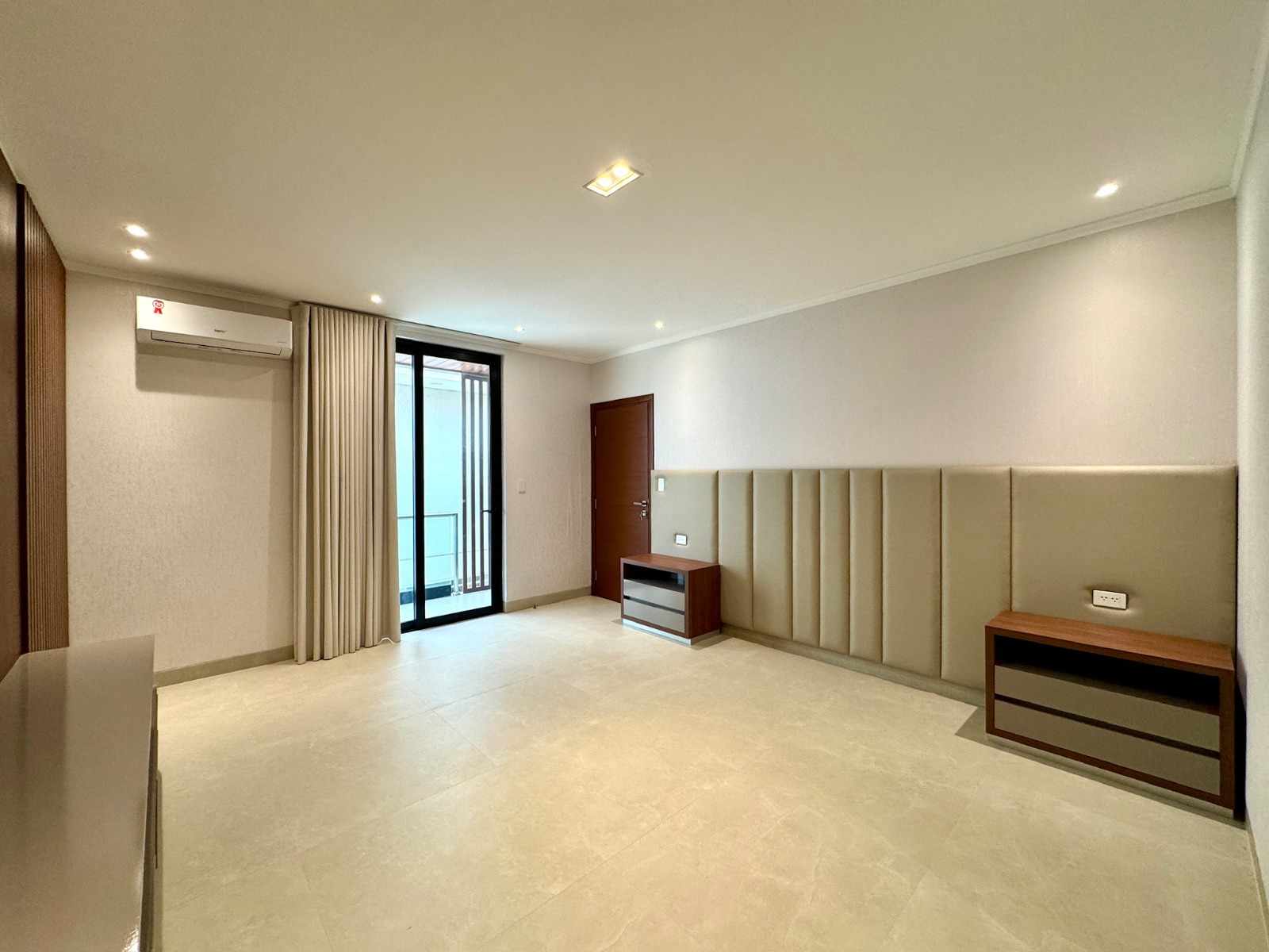 Casa en Carretera Norte en Santa Cruz de la Sierra 3 dormitorios 5 baños 4 parqueos Foto 4