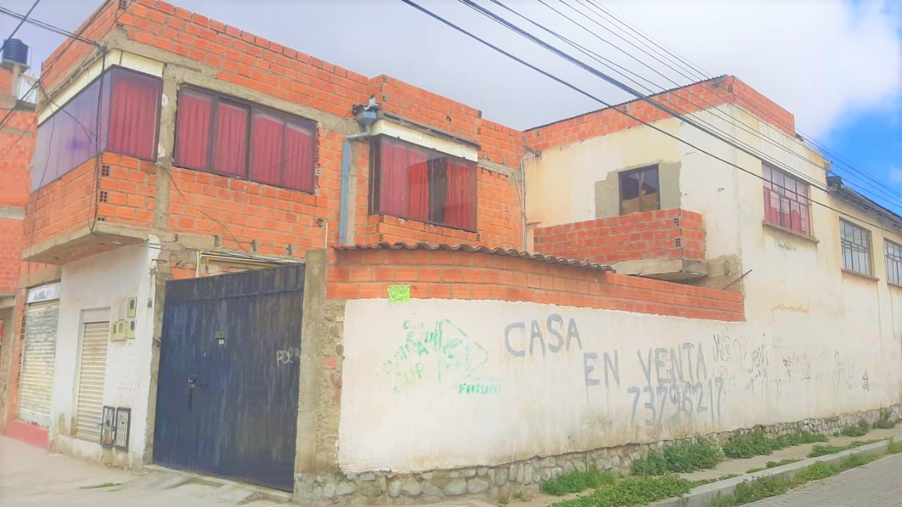 Casa en Ciudad Satélite en El Alto 6 dormitorios 3 baños 2 parqueos Foto 3