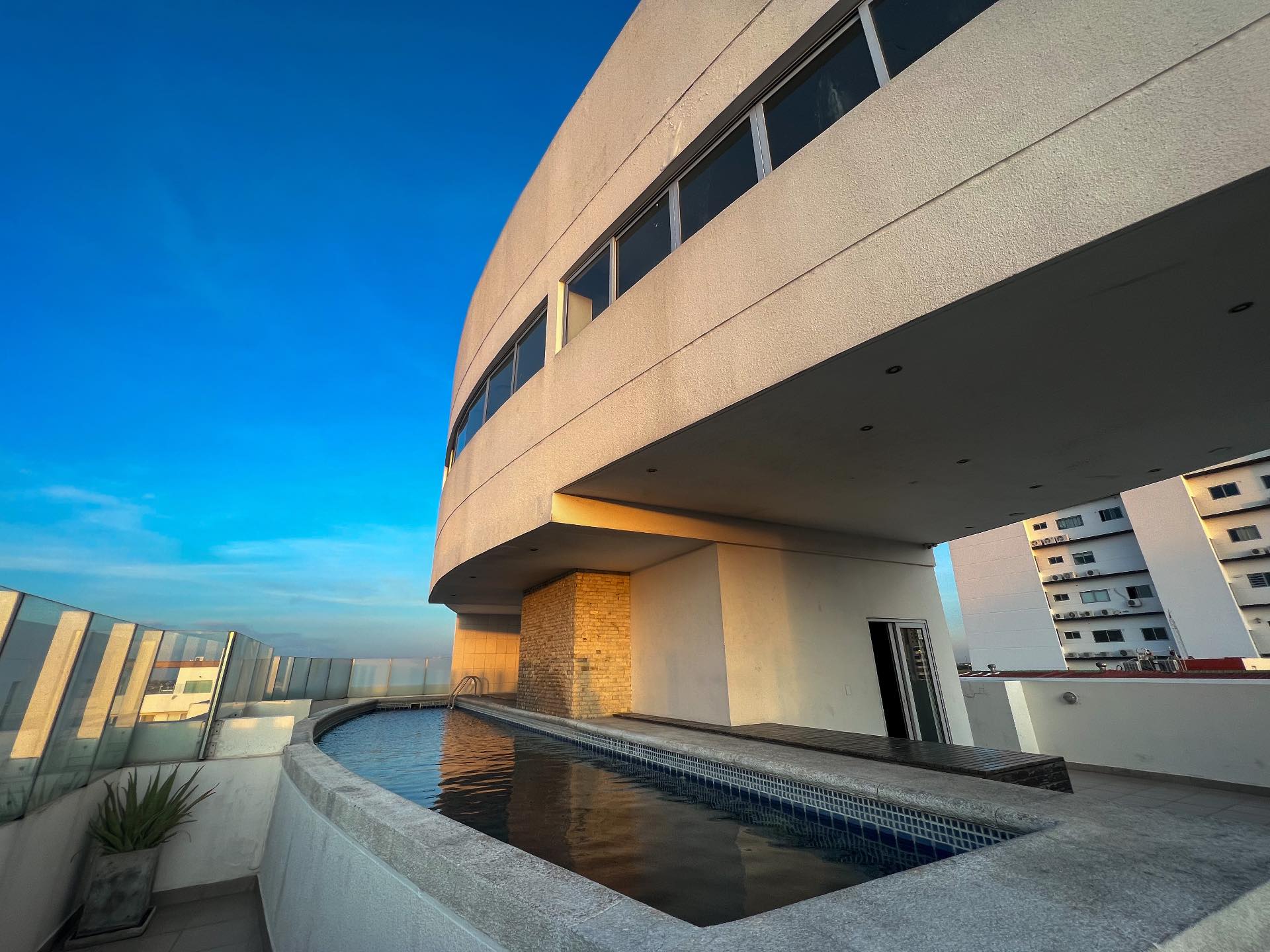 Departamento en Centro en Santa Cruz de la Sierra 2 dormitorios 3 baños 1 parqueos Foto 5